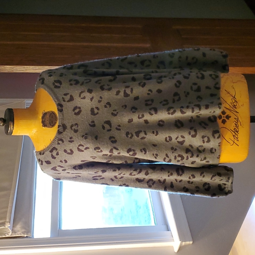 ELLE woman's sweater